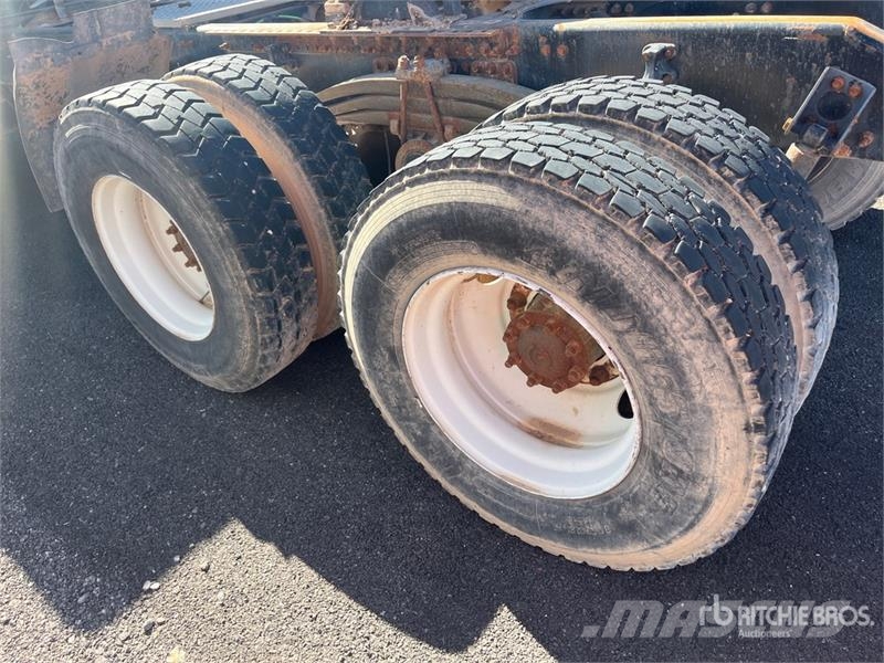 Volvo VHD Trekkers