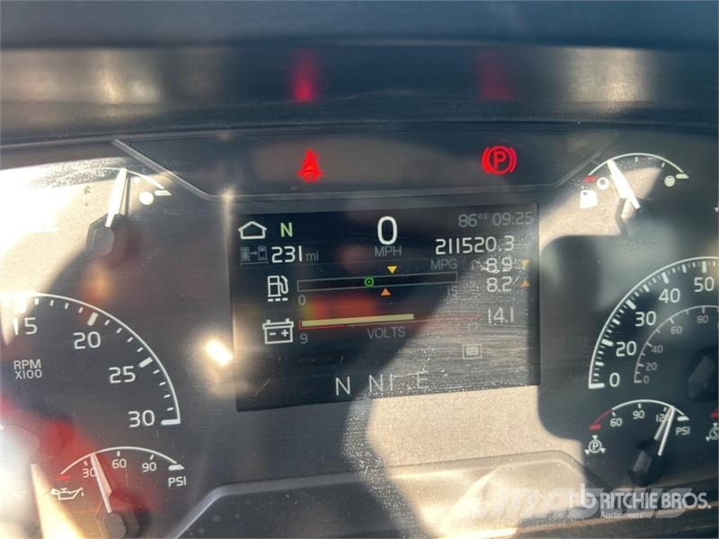 Volvo VHD 自卸式货车