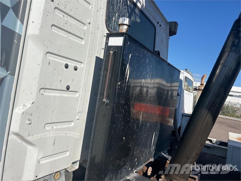 Volvo VHD 自卸式货车