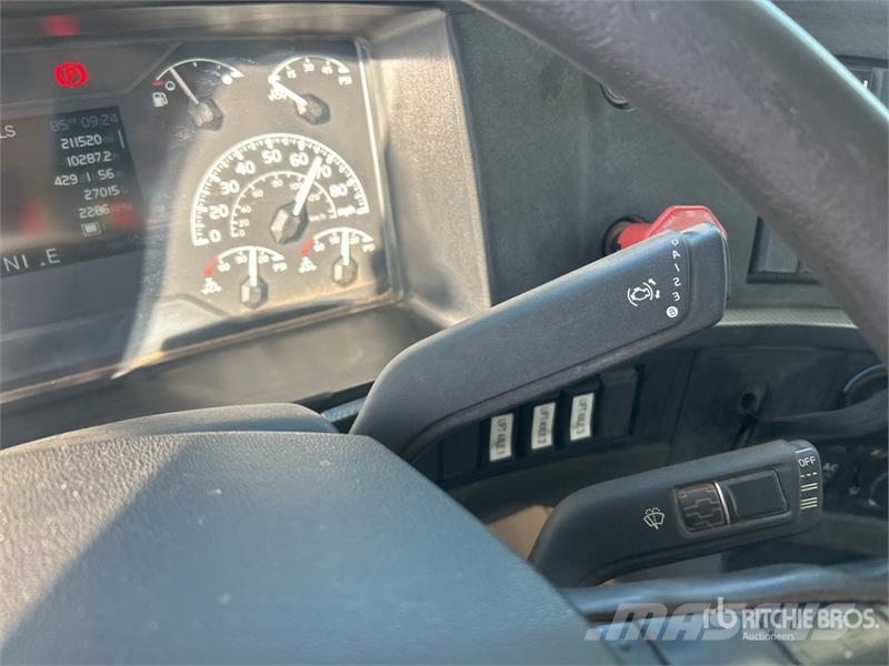 Volvo VHD 自卸式货车