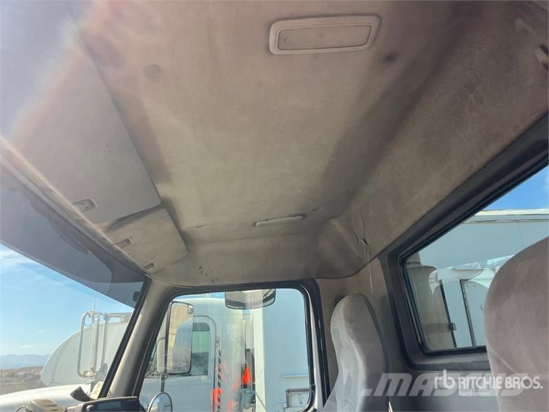 Volvo VHD Trekkers