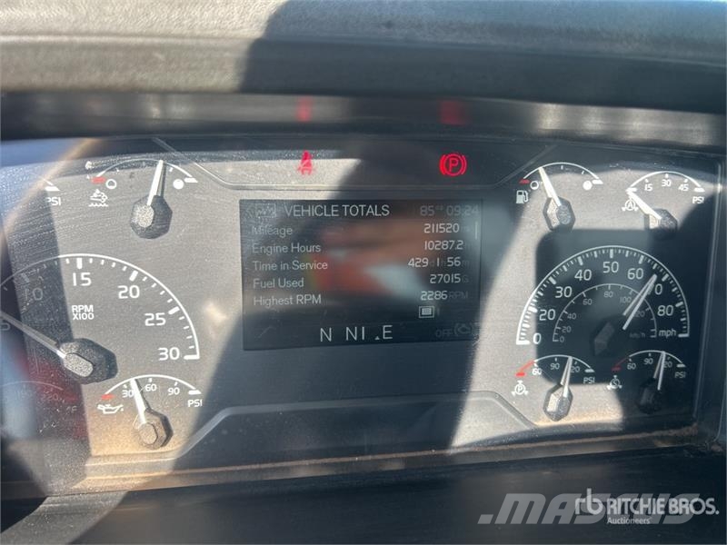 Volvo VHD 自卸式货车