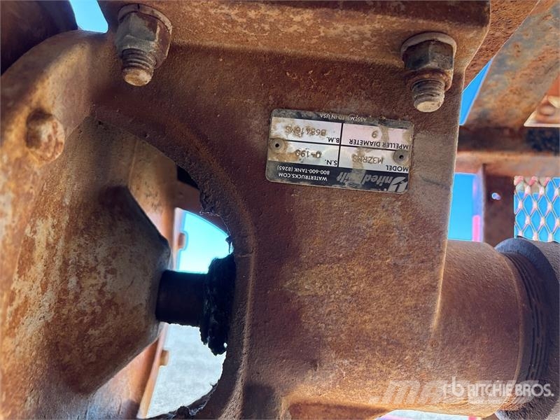 Volvo VHD 4000 gal 6x4 Water Truck 給水車