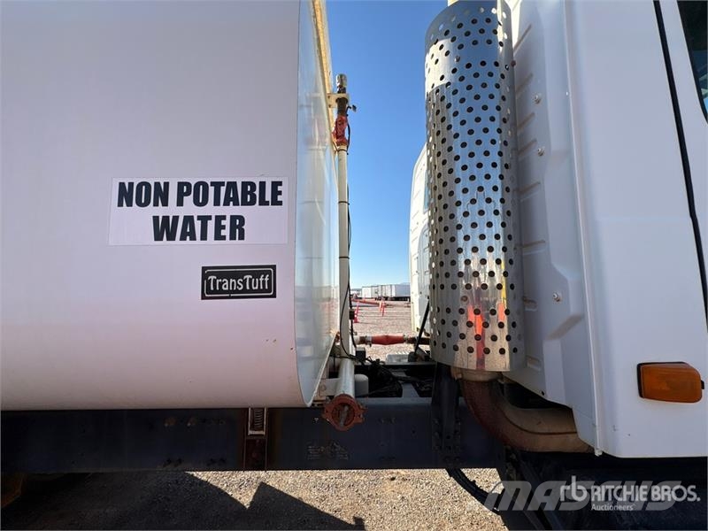 Volvo VHD 4000 gal 6x4 Water Truck 給水車