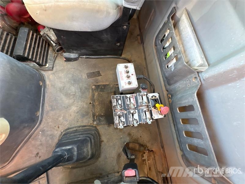 Volvo VHD 4000 gal 6x4 Water Truck 給水車