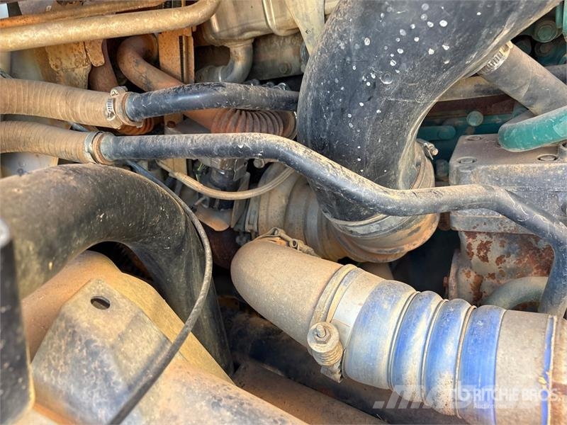 Volvo VHD 4000 gal 6x4 Water Truck 給水車