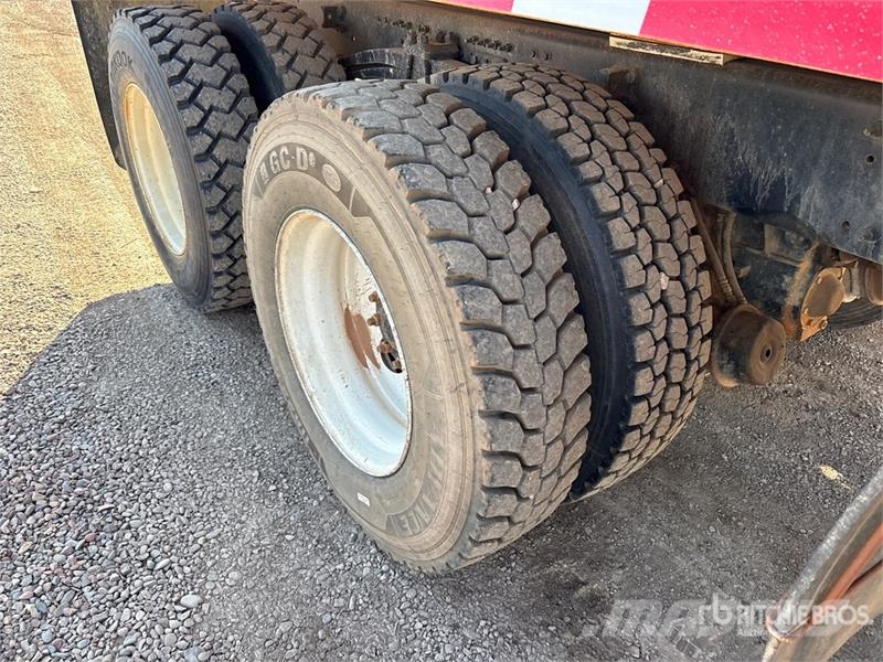 Volvo VHD 4000 gal 6x4 Water Truck 給水車