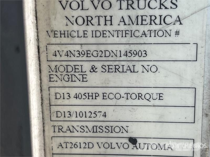 Volvo VN S/A Day Cab Truck Tractor Vilcēji