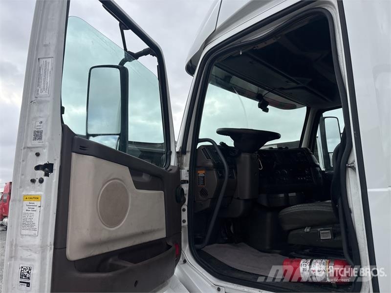 Volvo VNL 牵引车