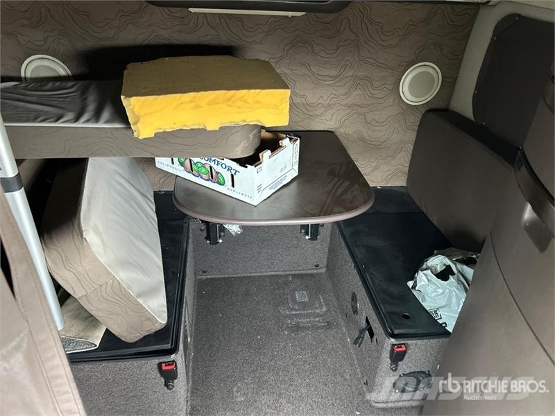 Volvo VNL 牵引车