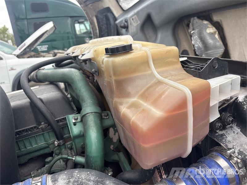 Volvo VNL 牵引车