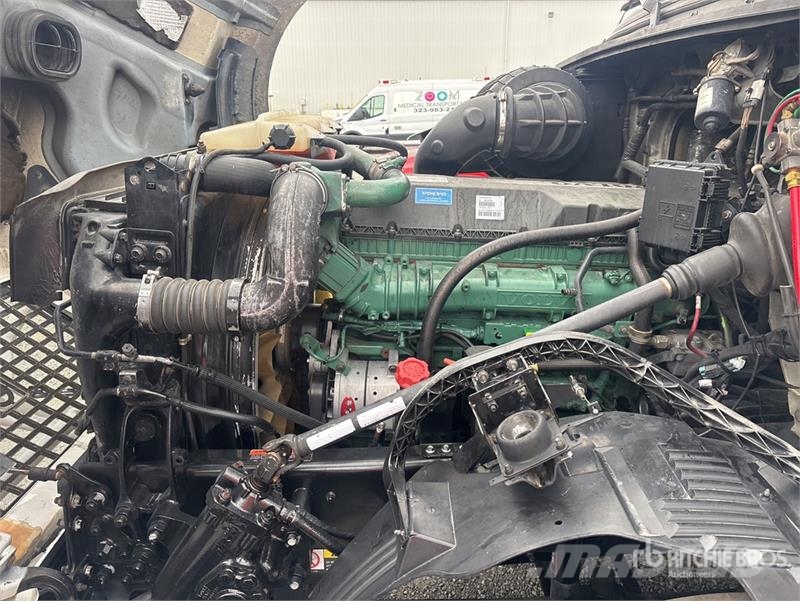 Volvo VNL 牵引车