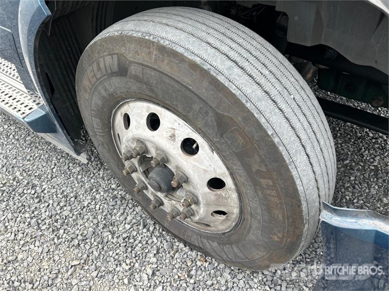 Volvo VNL 牵引车