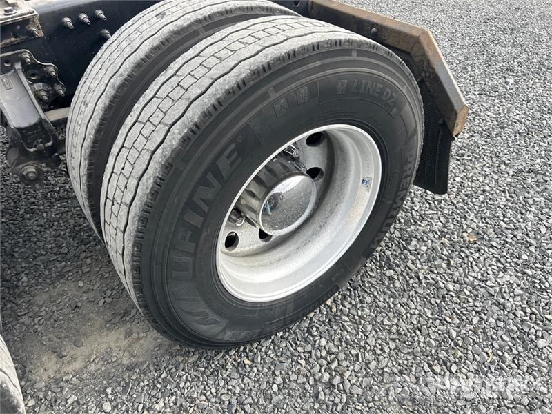 Volvo VNL 牵引车