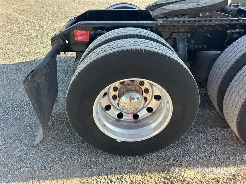 Volvo VNL Tegljači
