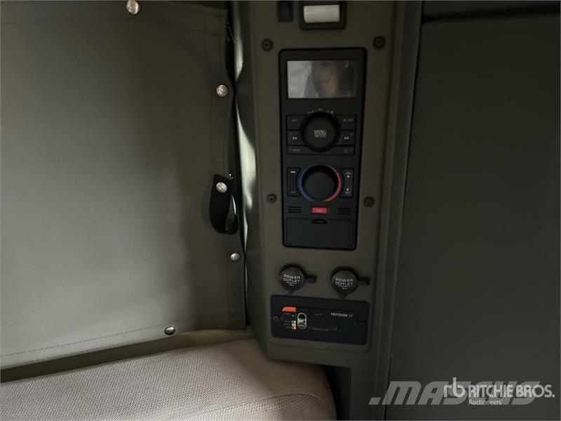 Volvo VNL وحدات الجر