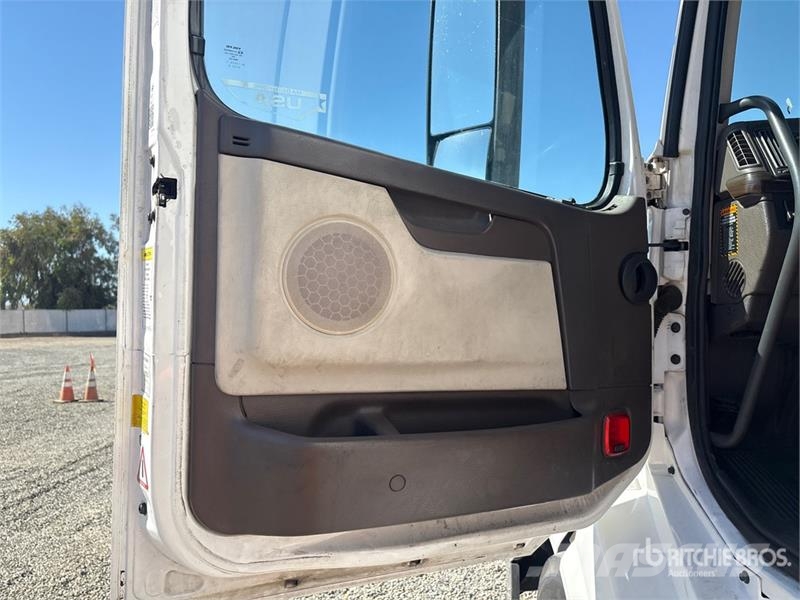 Volvo VNL Vlačilci