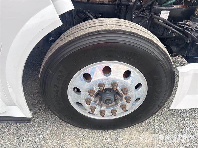 Volvo VNL 牵引车