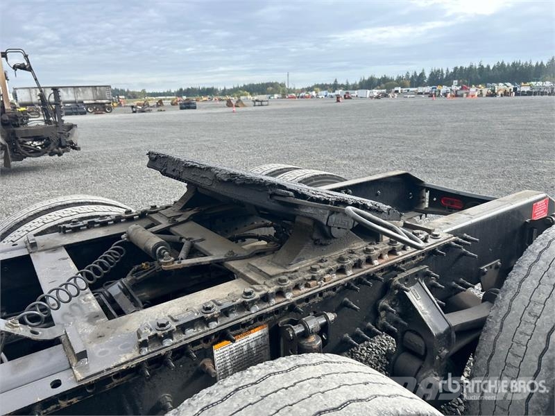Volvo VNL 牵引车