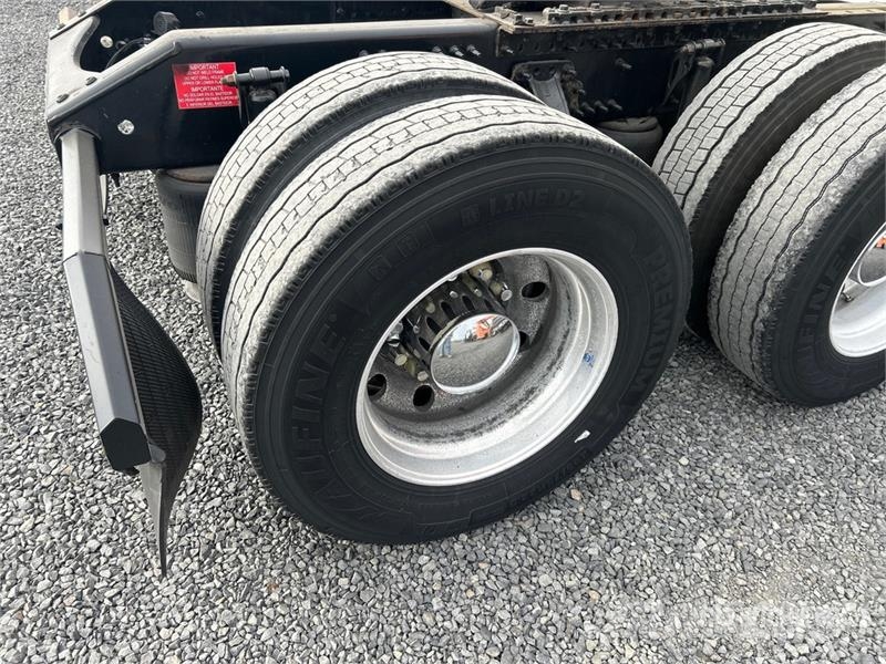 Volvo VNL 牵引车