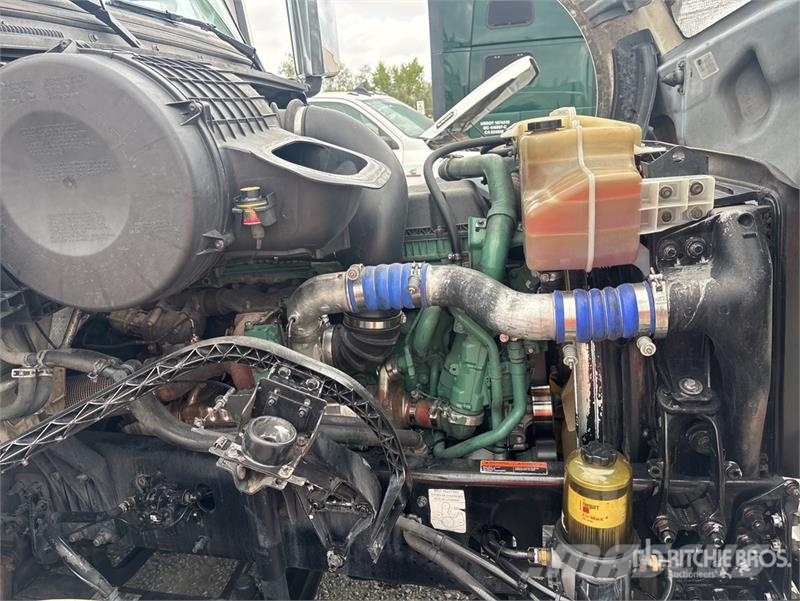 Volvo VNL 牵引车