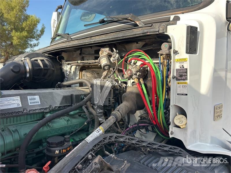 Volvo VNL Tegljači