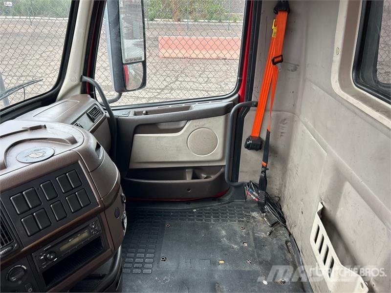 Volvo VNL Sattelzugmaschinen