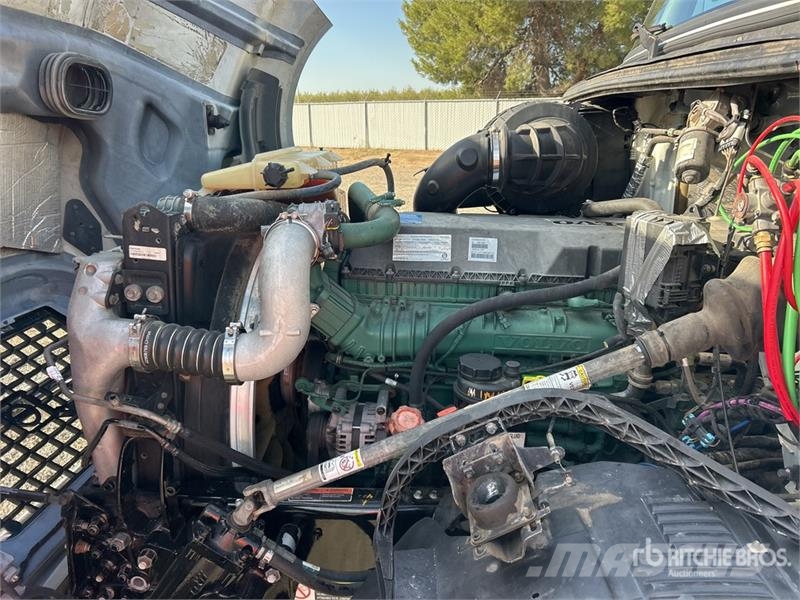 Volvo VNL Tegljači