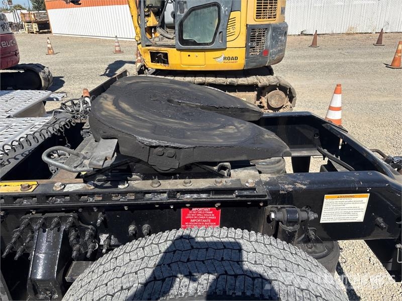 Volvo VNL Vlačilci