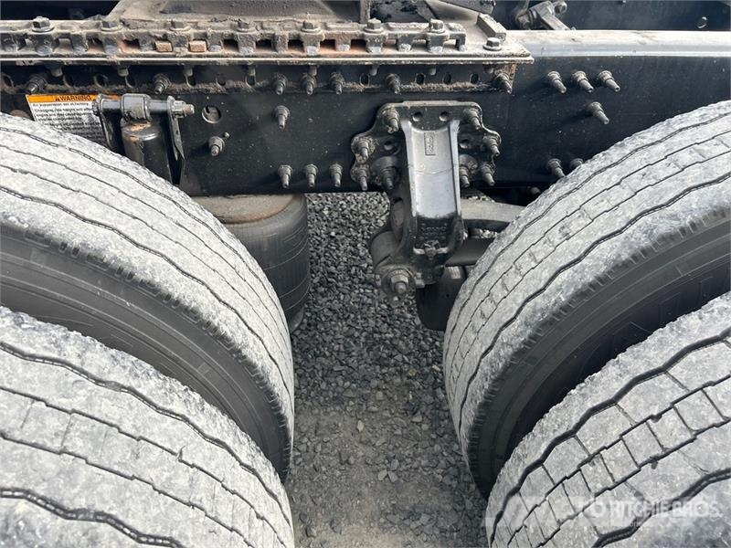 Volvo VNL 牵引车