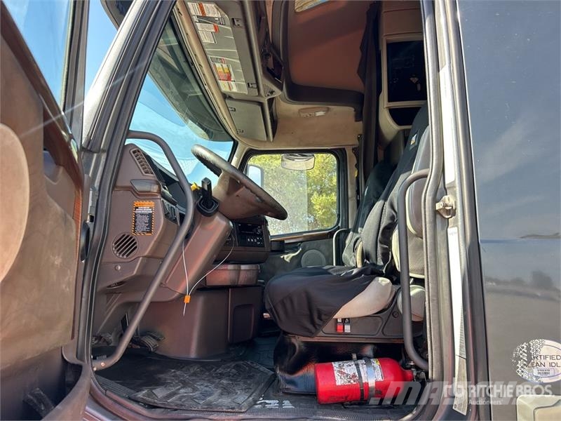 Volvo VNL Tegljači