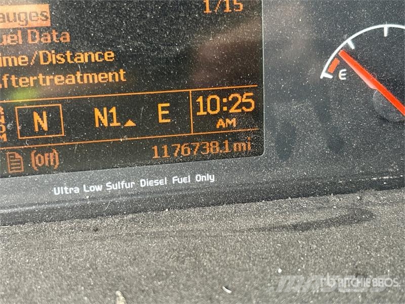 Volvo VNL 牵引车