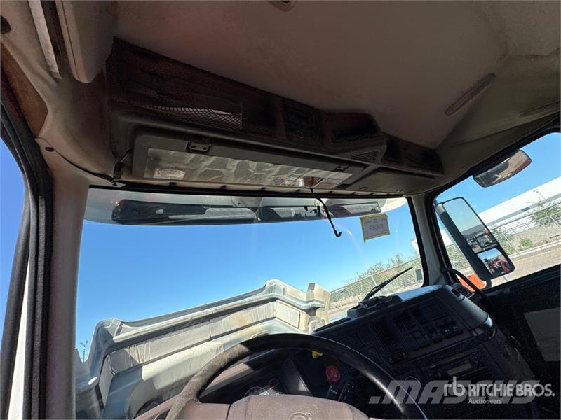 Volvo VNL Vlačilci
