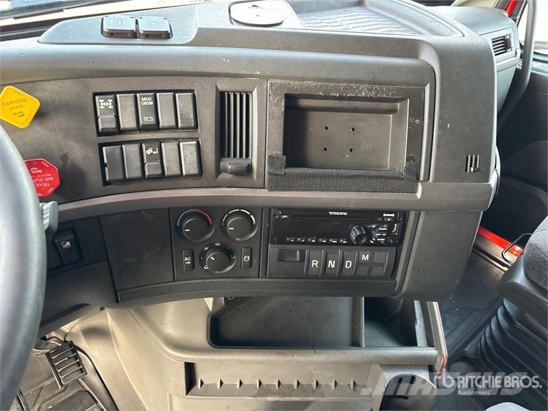 Volvo VNL Trekkers