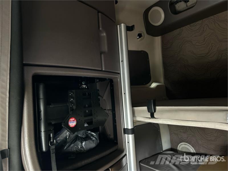 Volvo VNL 牵引车