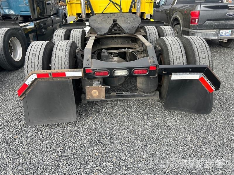Volvo VNL 牵引车