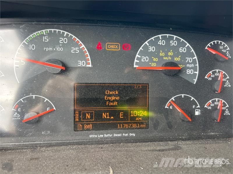 Volvo VNL 牵引车