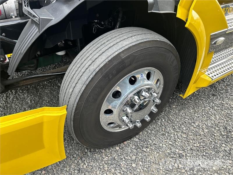 Volvo VNL 牵引车