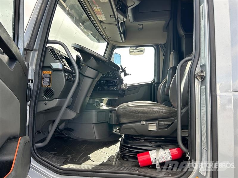 Volvo VNL وحدات الجر