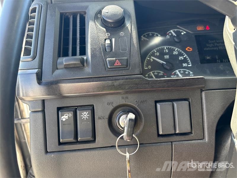 Volvo VNL Tegljači