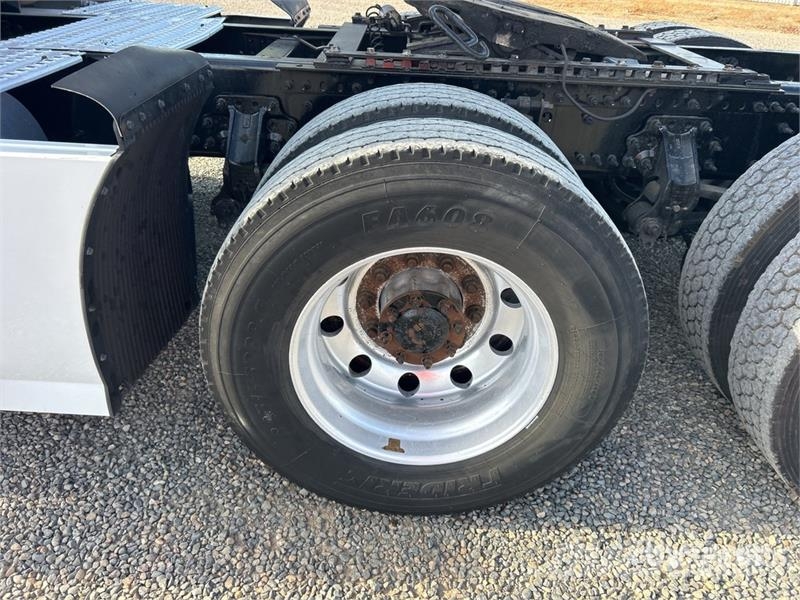 Volvo VNL Tegljači