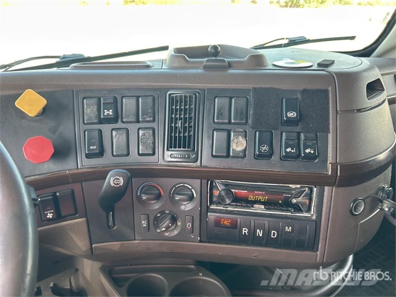Volvo VNL Tegljači