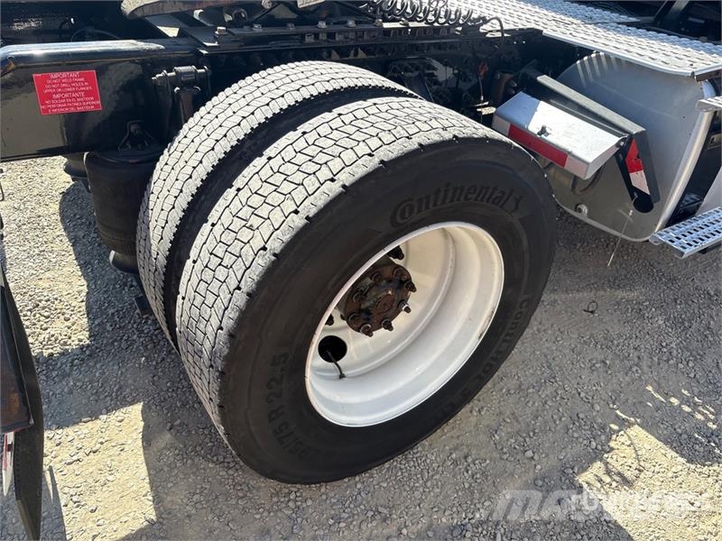 Volvo VNL Vlačilci