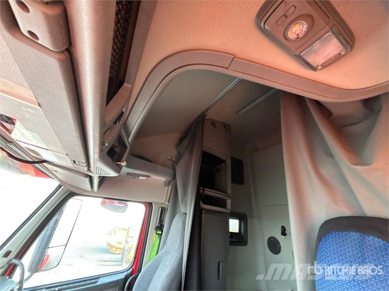 Volvo VNL Trekkers