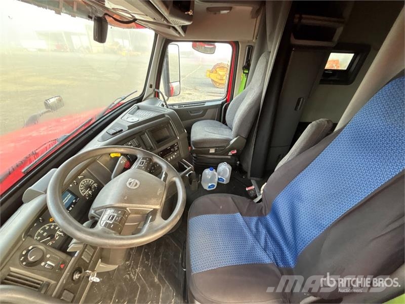 Volvo VNL Trekkers