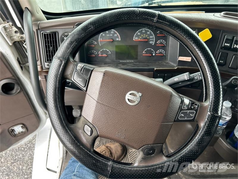 Volvo VNL Vilcēji