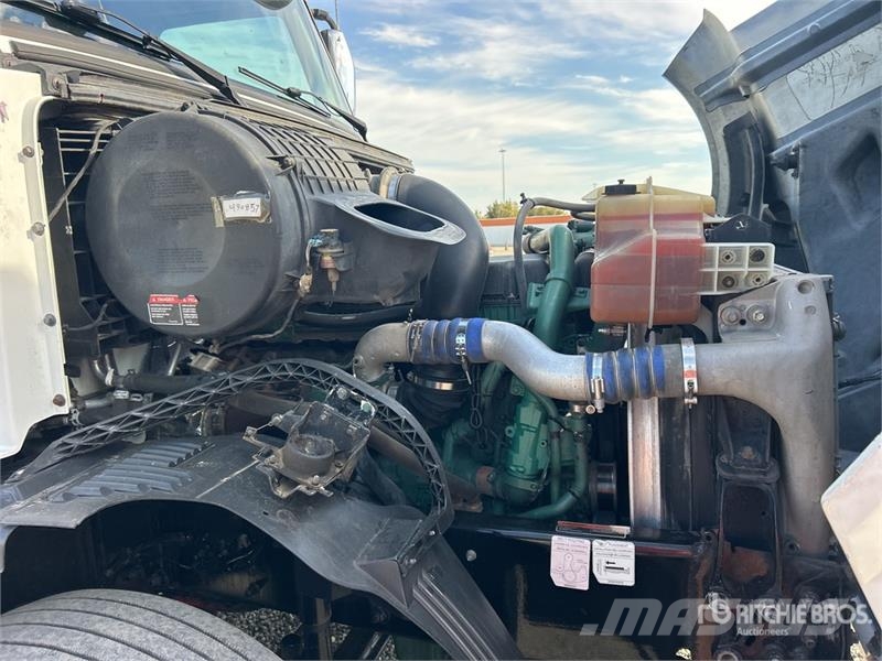 Volvo VNL Tegljači