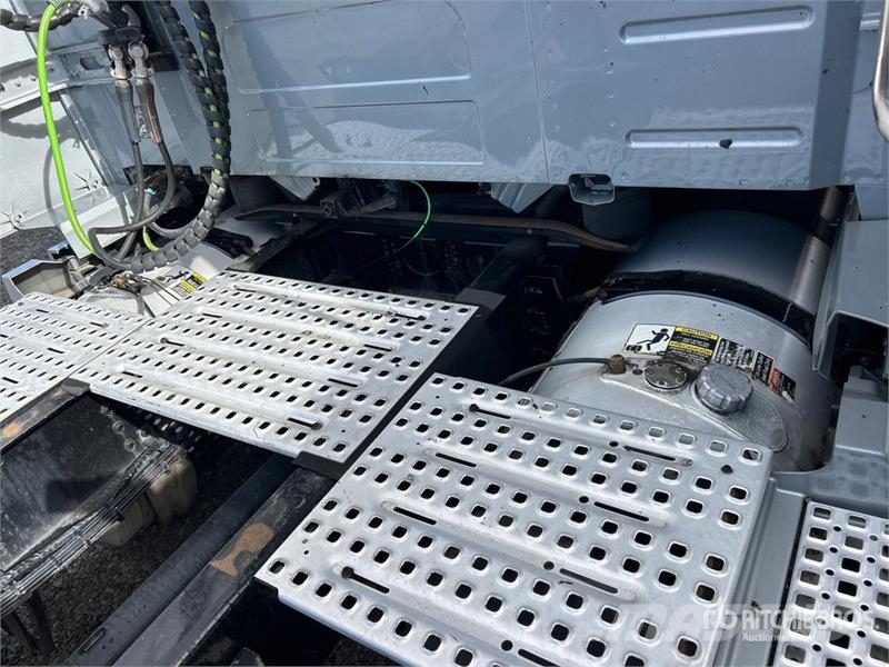 Volvo VNL وحدات الجر