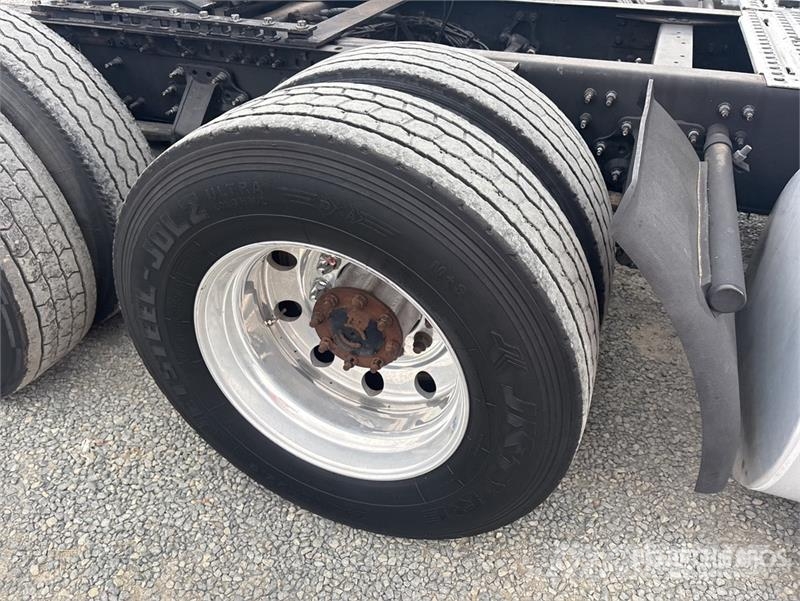 Volvo VNL 牵引车