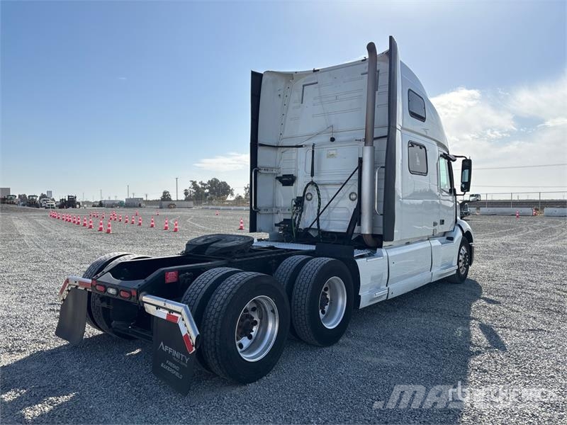 Volvo VNL Vilcēji